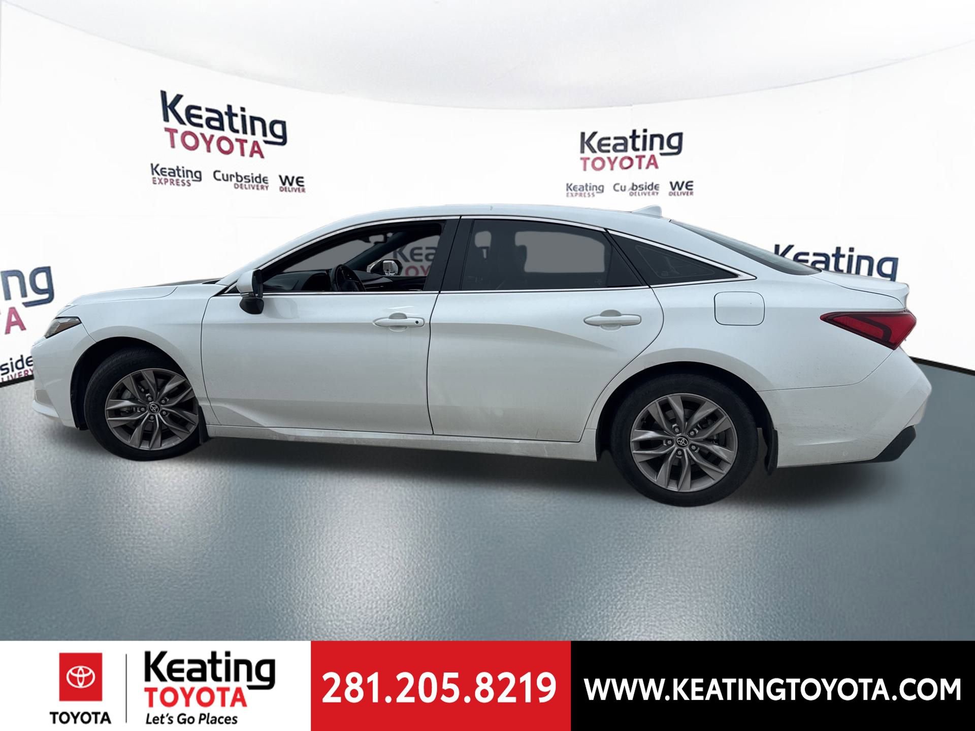 Used 2022 Toyota Avalon XLE image 6
