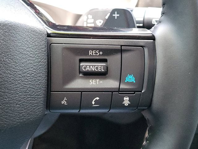 Certified 2025 Nissan Rogue SL AWD/4WD image 13