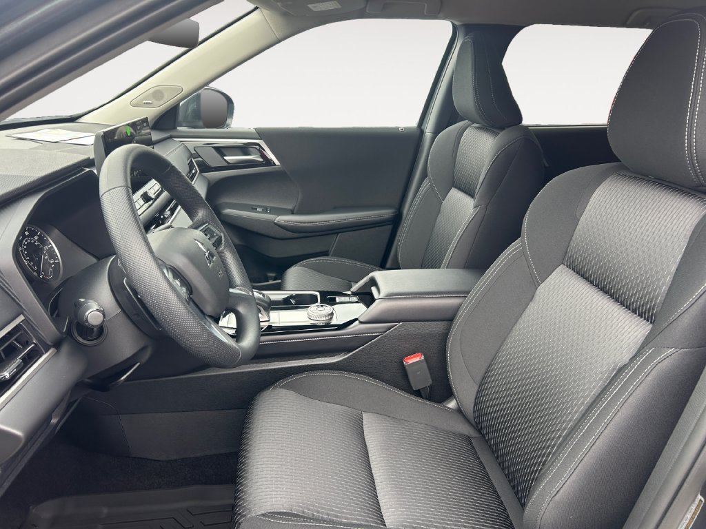 New 2026 Mitsubishi Outlander ES AWD/4WD image 9