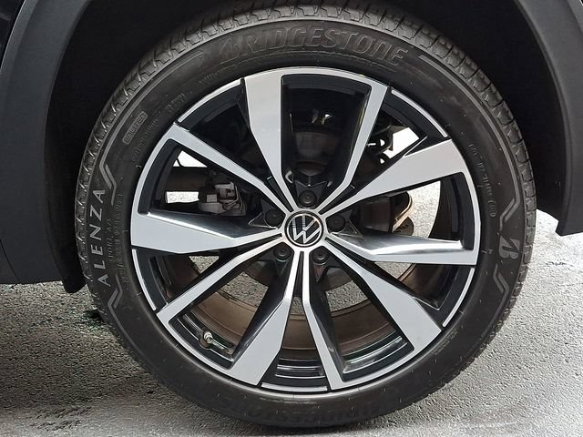 Used 2025 Volkswagen Atlas Cross Sport SEL Premium R-Line AWD/4WD image 14