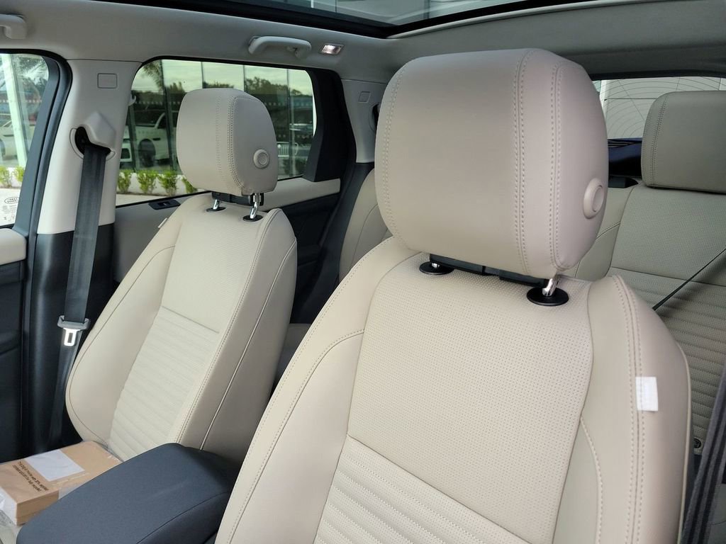 New 2025 Land Rover Discovery Sport S AWD/4WD image 13