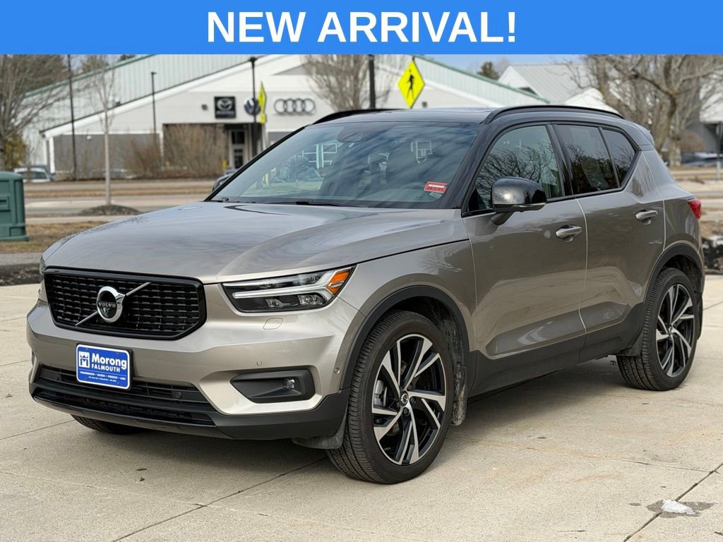 Used 2022 Volvo XC40 T5 R-Design w/ Advanced Package image 5