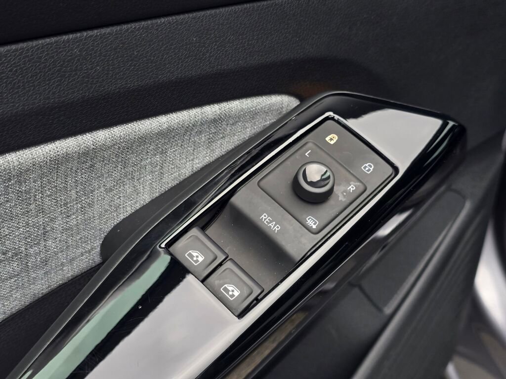 Used 2023 Volkswagen ID.4 Pro AWD/4WD image 20