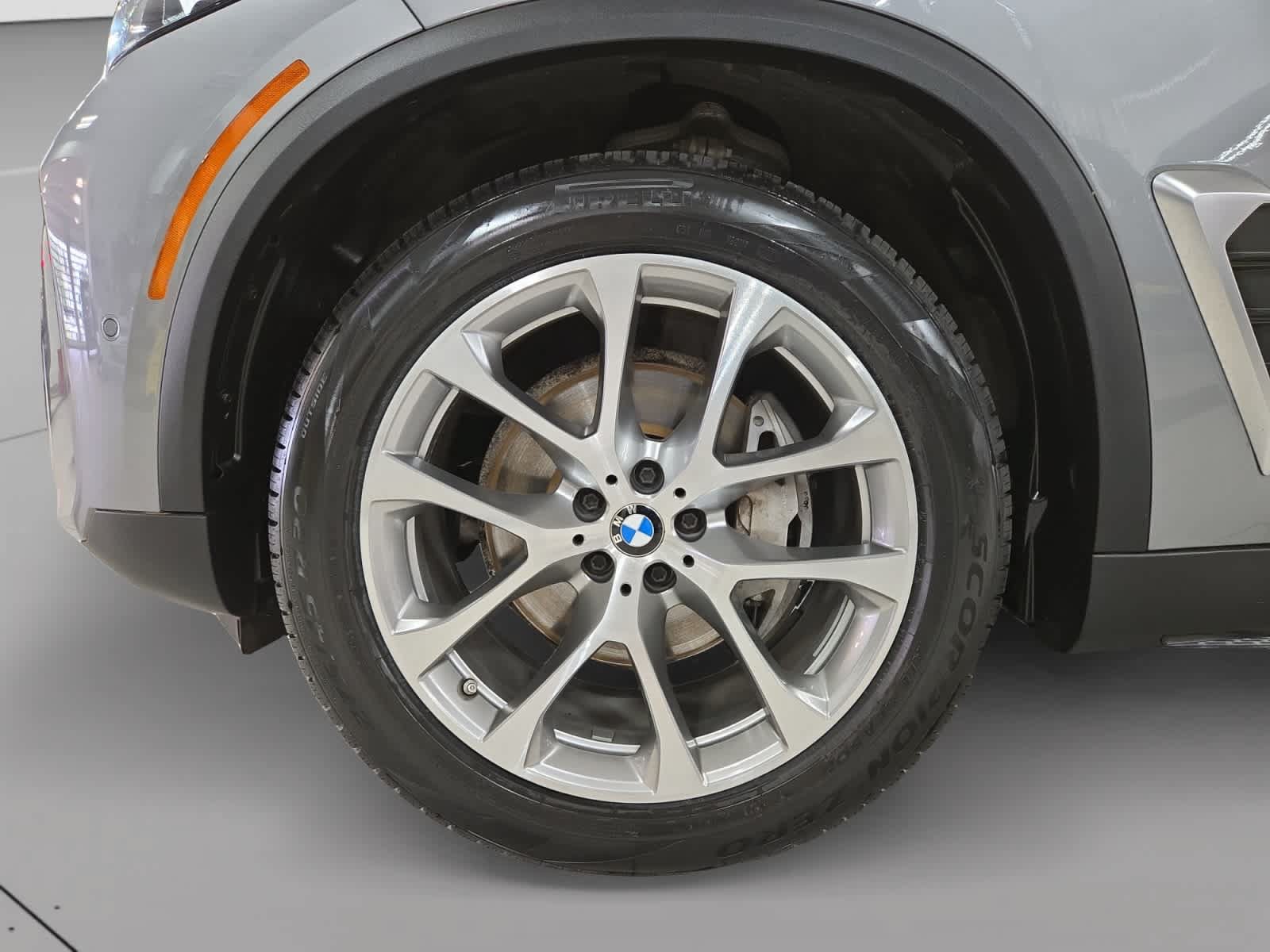 Used 2024 BMW X5 xDrive40i w/ Parking Assistance Package AWD/4WD image 9