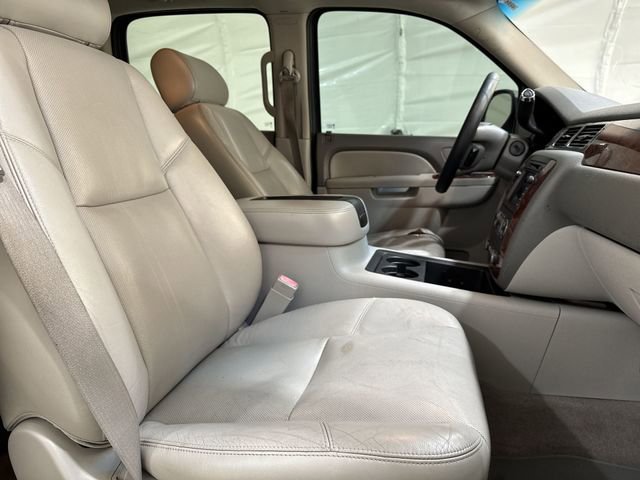 Used 2011 Chevrolet Suburban LTZ image 25