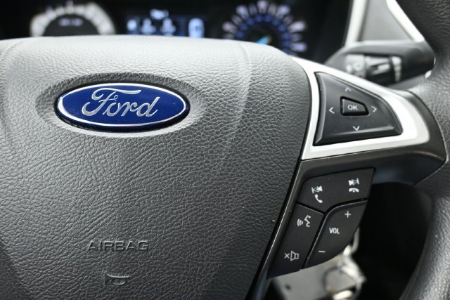 Used 2016 Ford Fusion SE FWD image 25