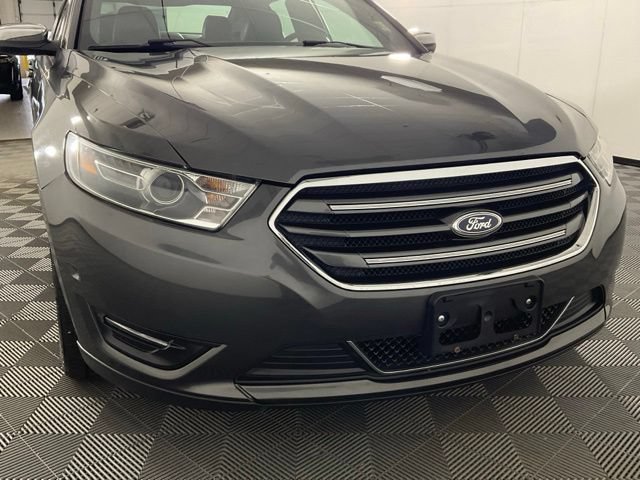 Used 2015 Ford Taurus Limited w/ Equipment Group 301A AWD/4WD image 8