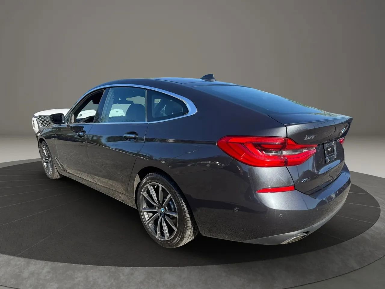 Used 2018 BMW 640i Gran Turismo xDrive w/ Luxury Seating Package AWD/4WD image 7