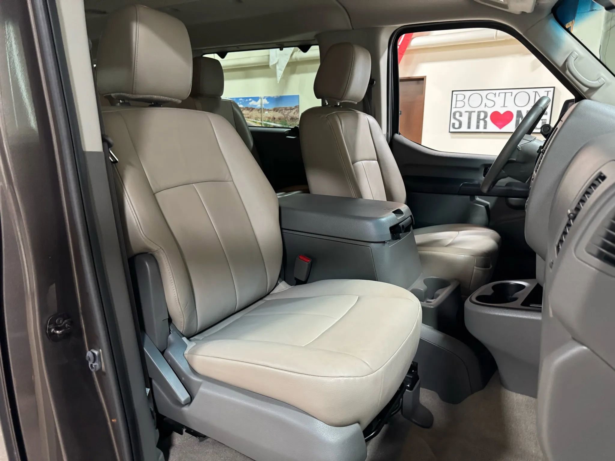 Used 2018 Nissan NV 3500 SL image 36