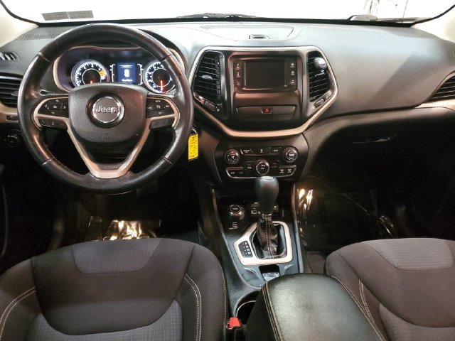 Used 2016 Jeep Cherokee Latitude AWD/4WD image 14