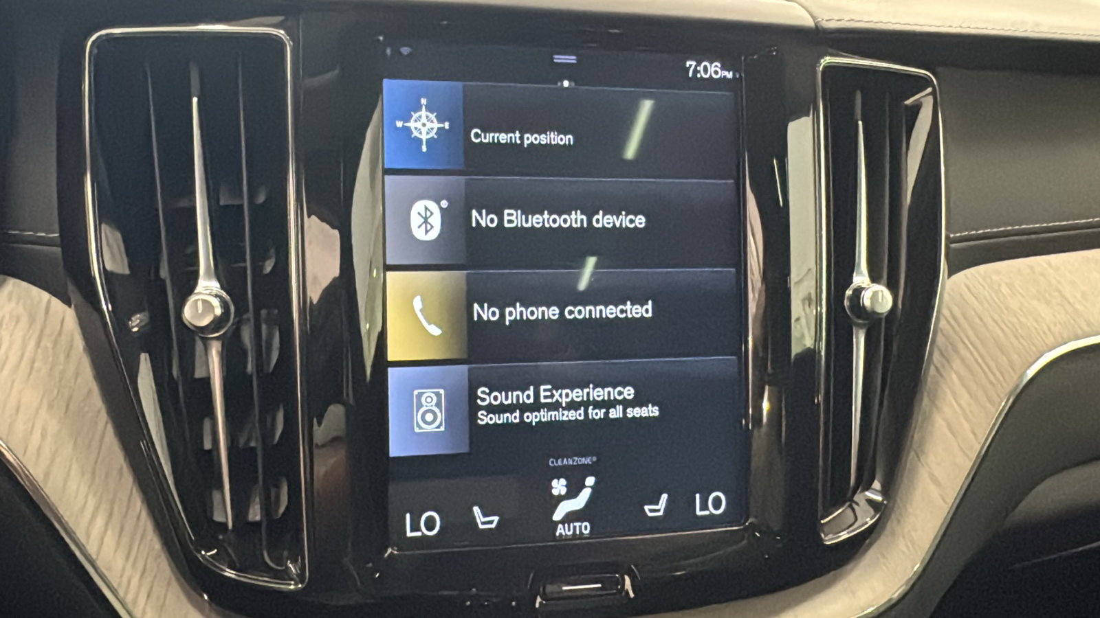 Used 2019 Volvo XC60 T5 Inscription w/ Protection Package Premier AWD/4WD image 16