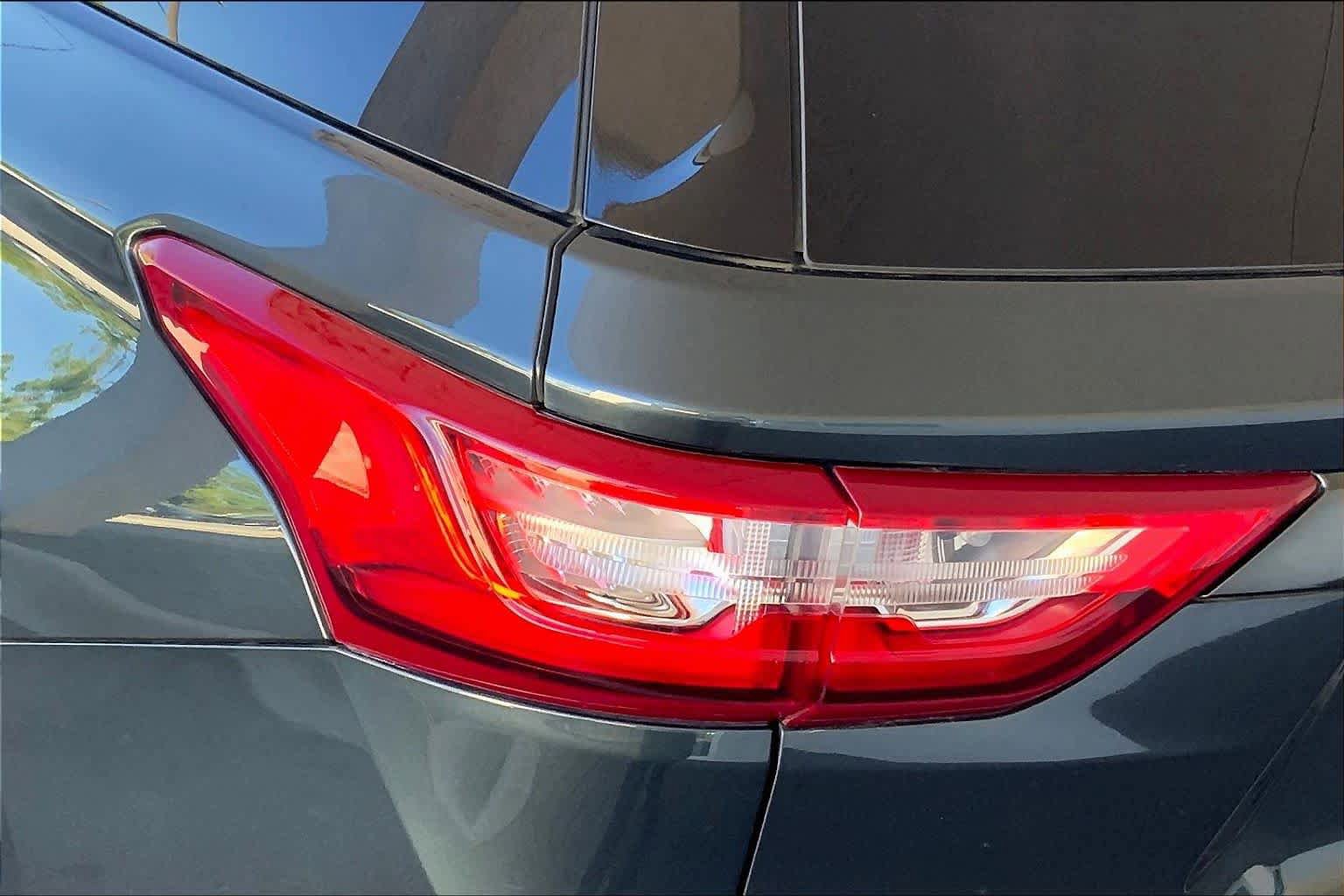 Used 2021 Chevrolet Traverse RS image 28