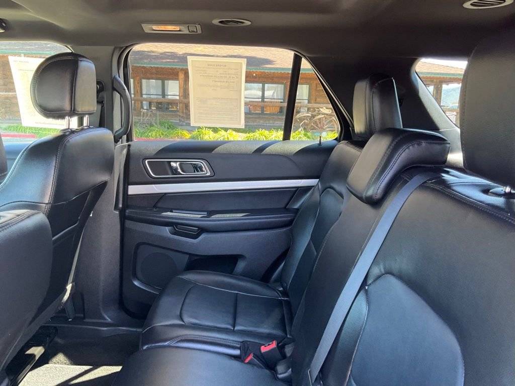 Used 2017 Ford Explorer XLT w/ Equipment Group 202A image 18