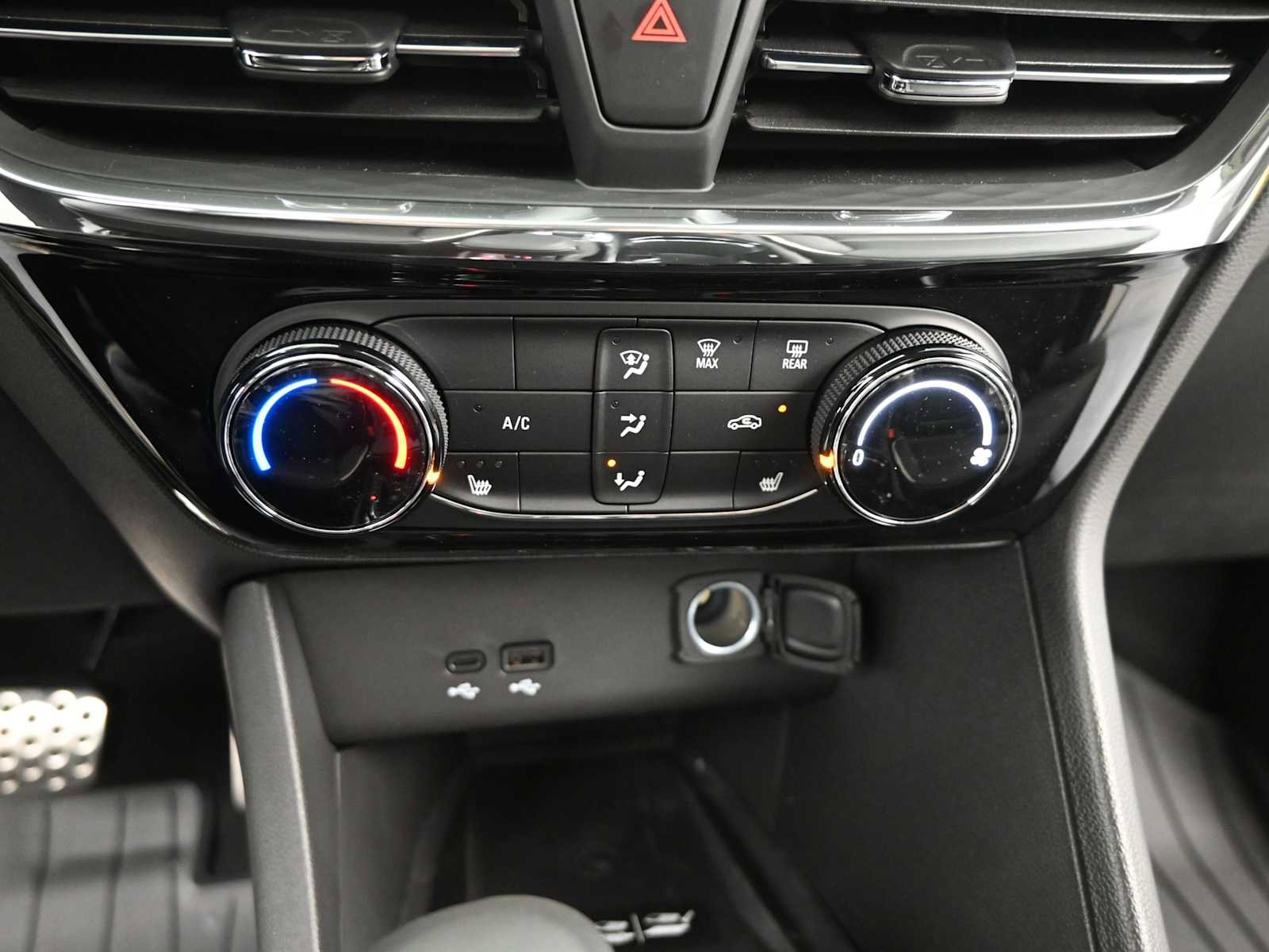 New 2026 Buick Encore GX Sport Touring w/ Studio Series image 19