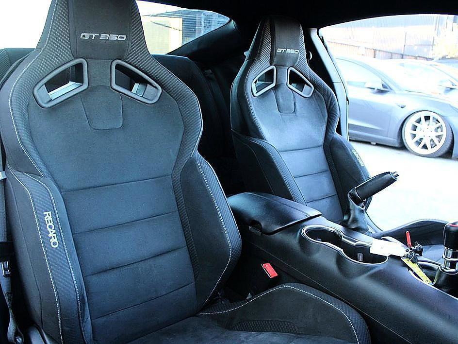 Used 2016 Ford Mustang Shelby GT350 w/ Track Package RWD image 21