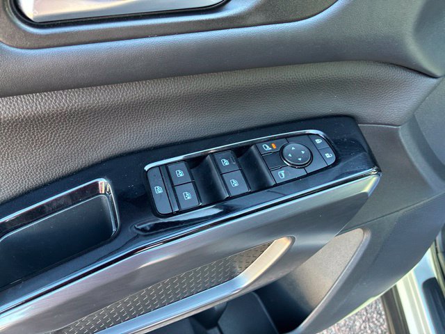 Certified 2024 Nissan Pathfinder SL w/ Black Appearance Package AWD/4WD image 16