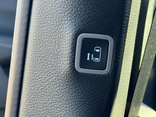 New 2026 Chrysler Pacifica Limited w/ S Appearance Package image 36