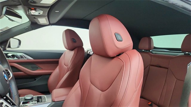 Used 2026 BMW M440i Convertible image 34
