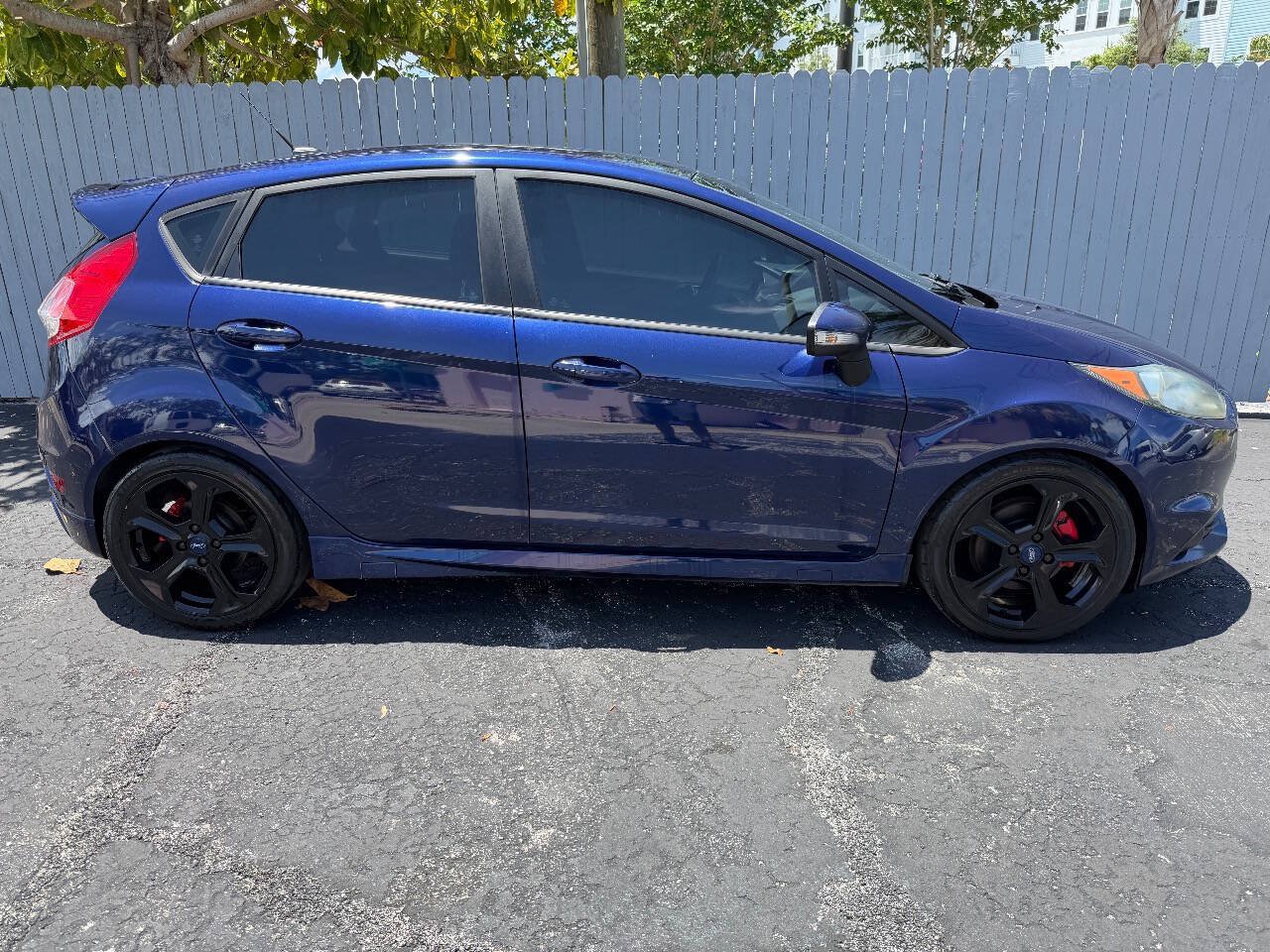 Used 2016 Ford Fiesta ST FWD image 2