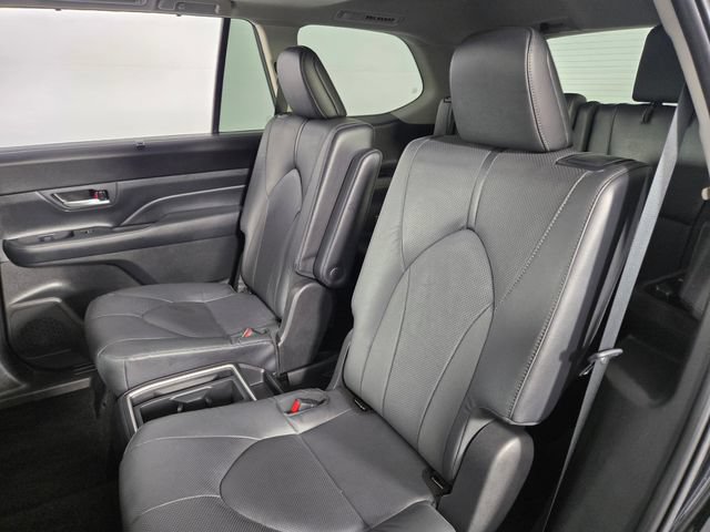 Used 2025 Toyota Grand Highlander FWD image 18