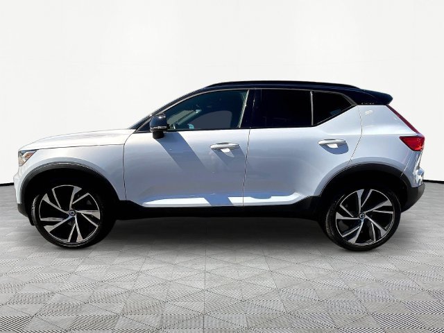 Used 2020 Volvo XC40 T5 R-Design w/ Protection Package Premier AWD/4WD image 4