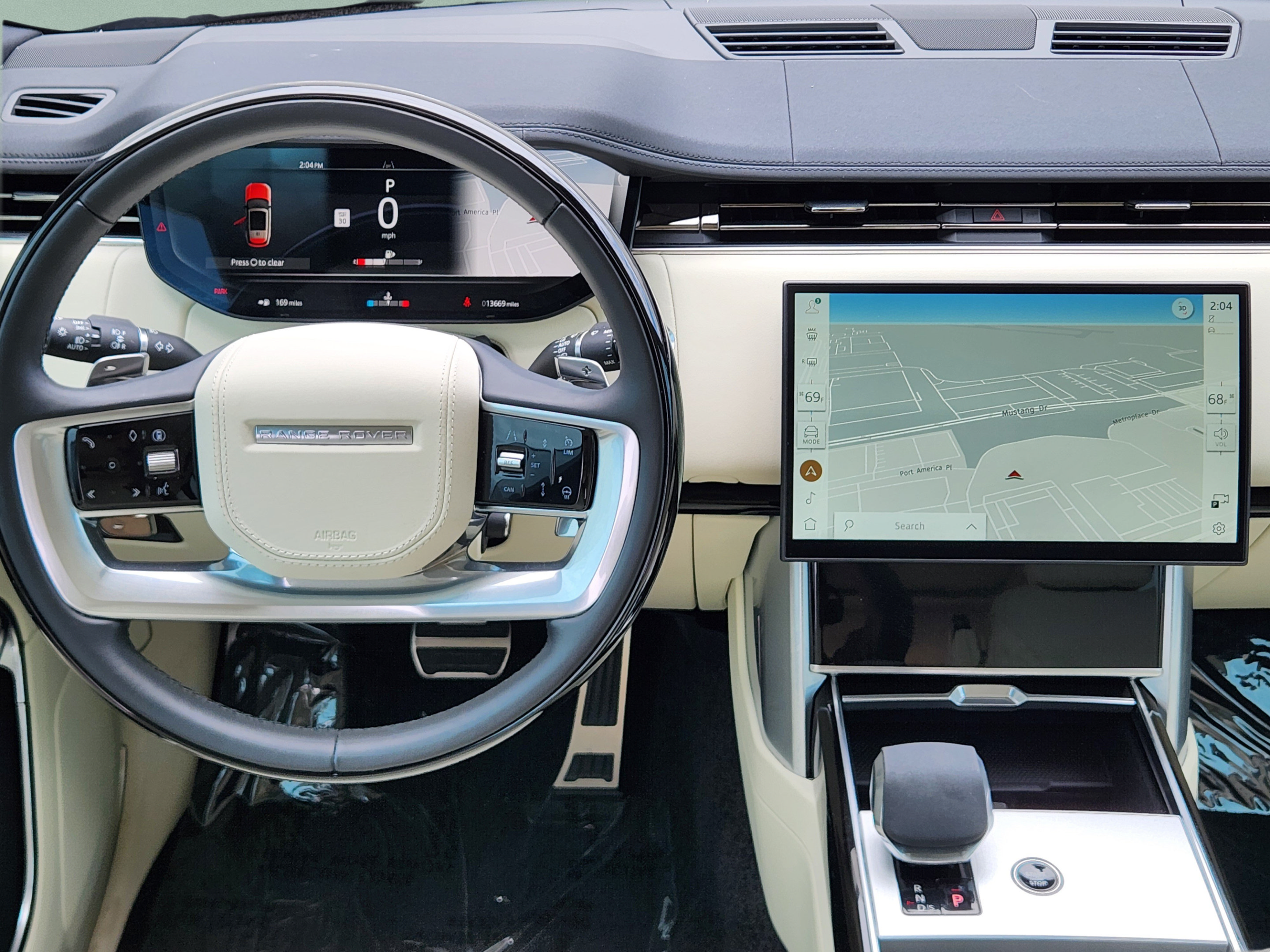 Certified 2025 Land Rover Range Rover SE AWD/4WD image 22