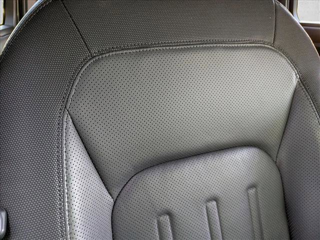 Certified 2022 Land Rover Defender 110 X-Dynamic HSE image 19