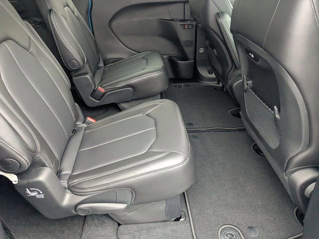 New 2026 Chrysler Pacifica Select w/ S Appearance Package image 31