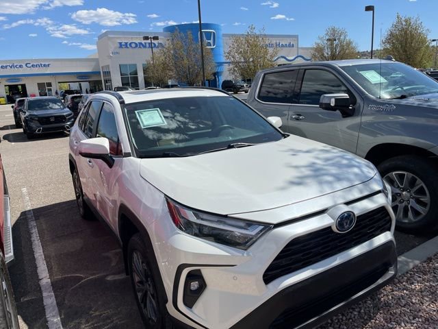 Used 2022 Toyota RAV4 XLE Premium AWD/4WD image 6
