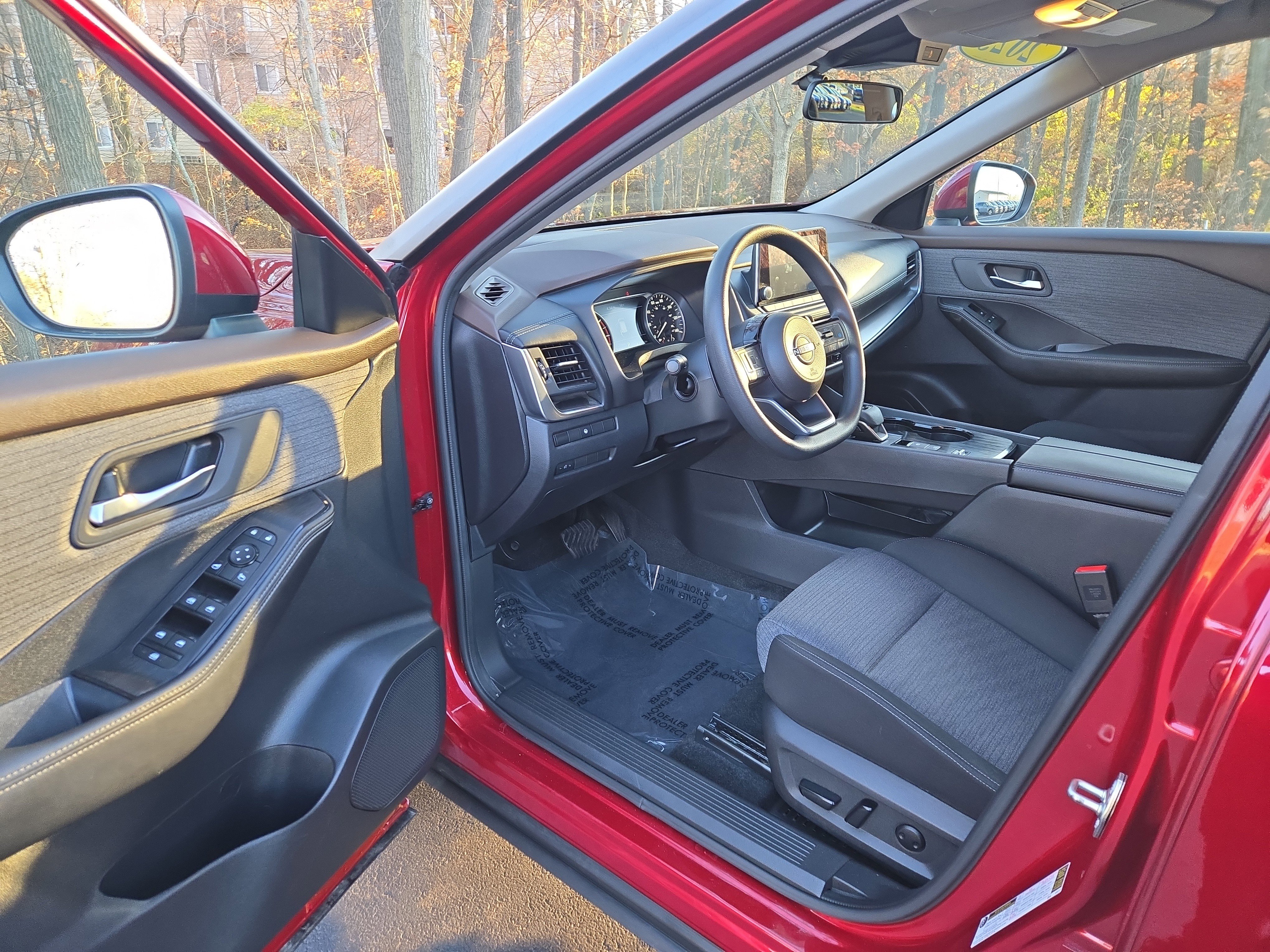 Used 2023 Nissan Rogue SV image 11