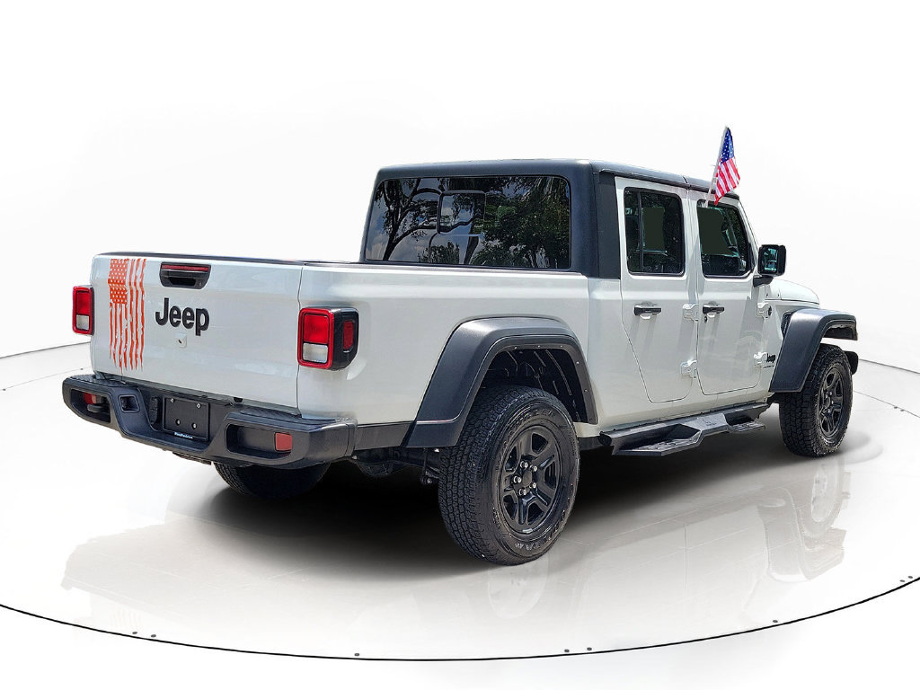 Used 2024 Jeep Gladiator Sport AWD/4WD image 3
