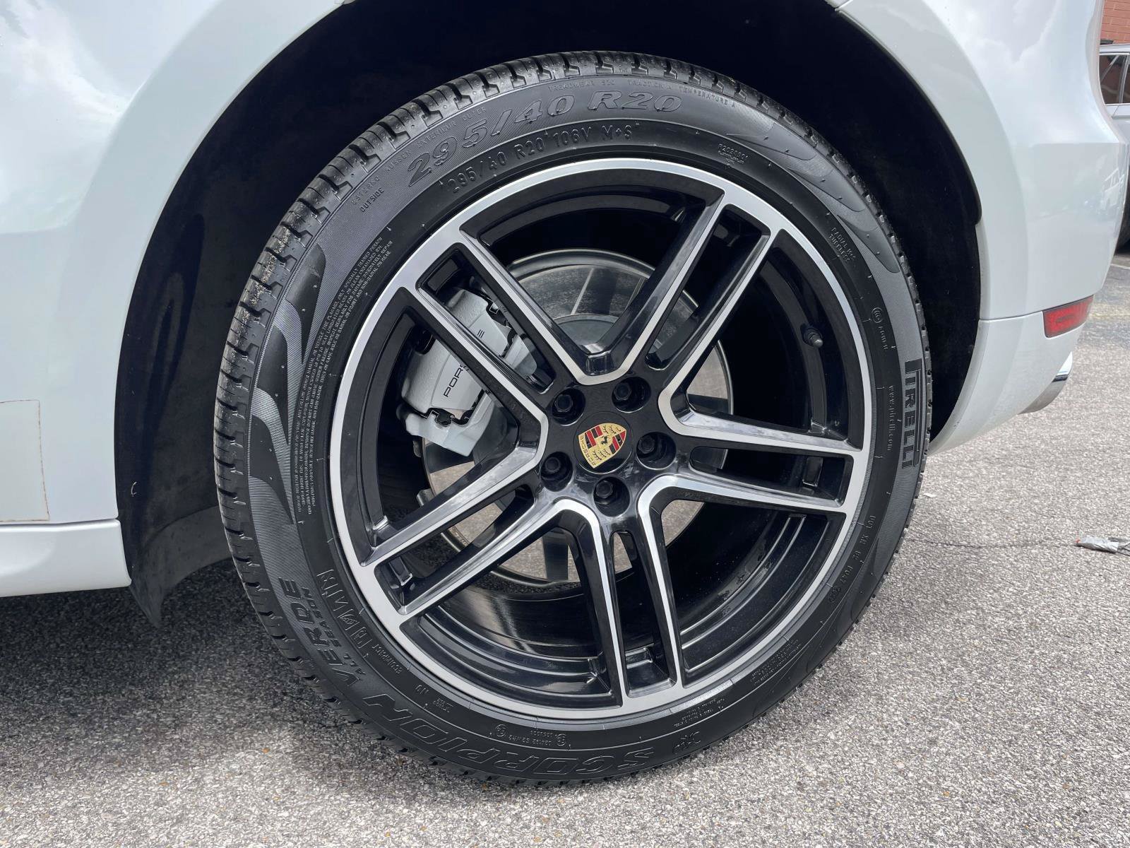 Used 2021 Porsche Macan Turbo AWD/4WD image 28