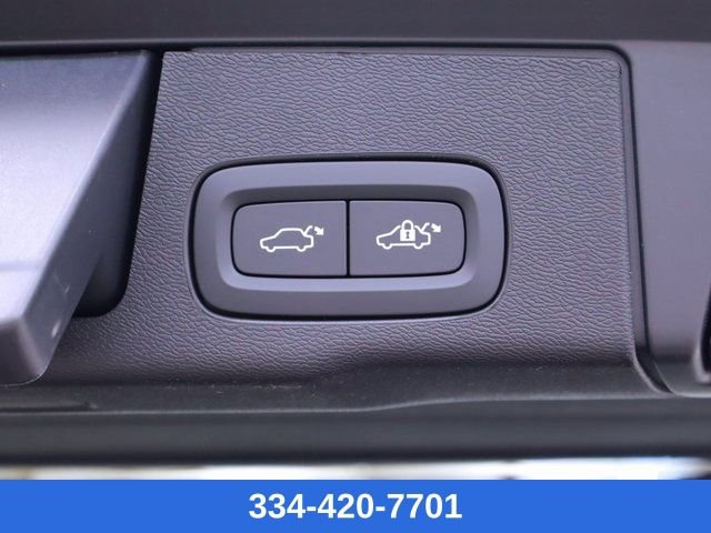 New 2025 Volvo XC60 T8 Core w/ Protection Package Premier image 28