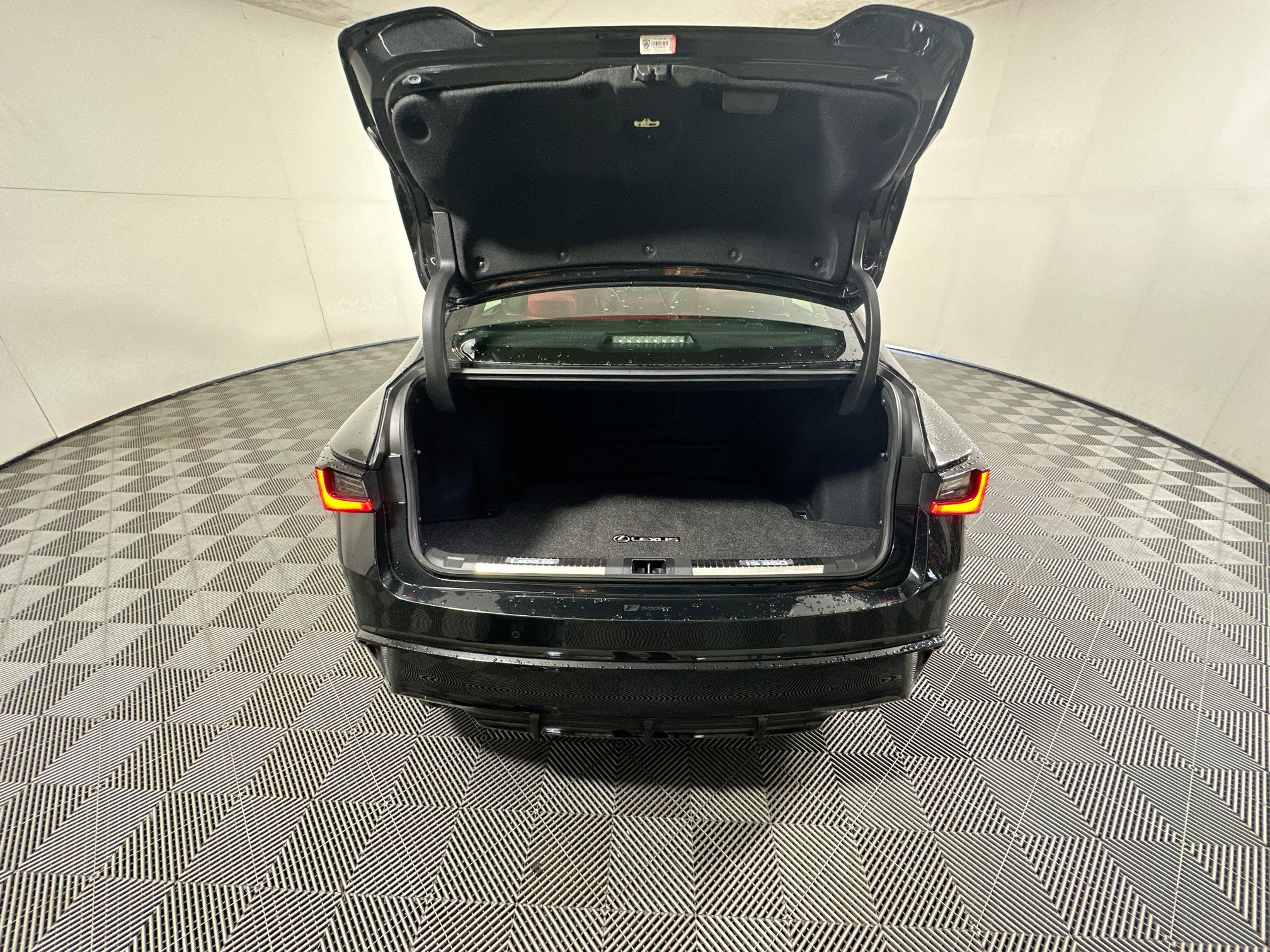 Used 2024 Lexus IS 350 F Sport w/ Navigation Package RWD image 31
