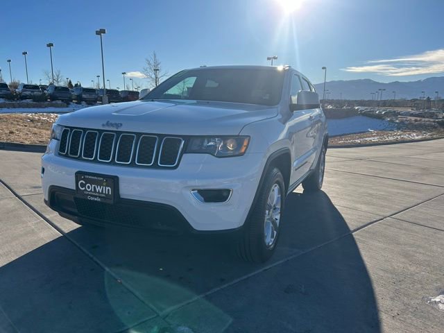 Used 2021 Jeep Grand Cherokee Laredo X image 3