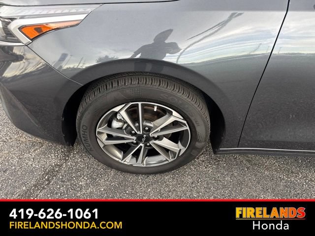 Used 2023 Kia Forte LXS w/ LXS Technology Package FWD image 10