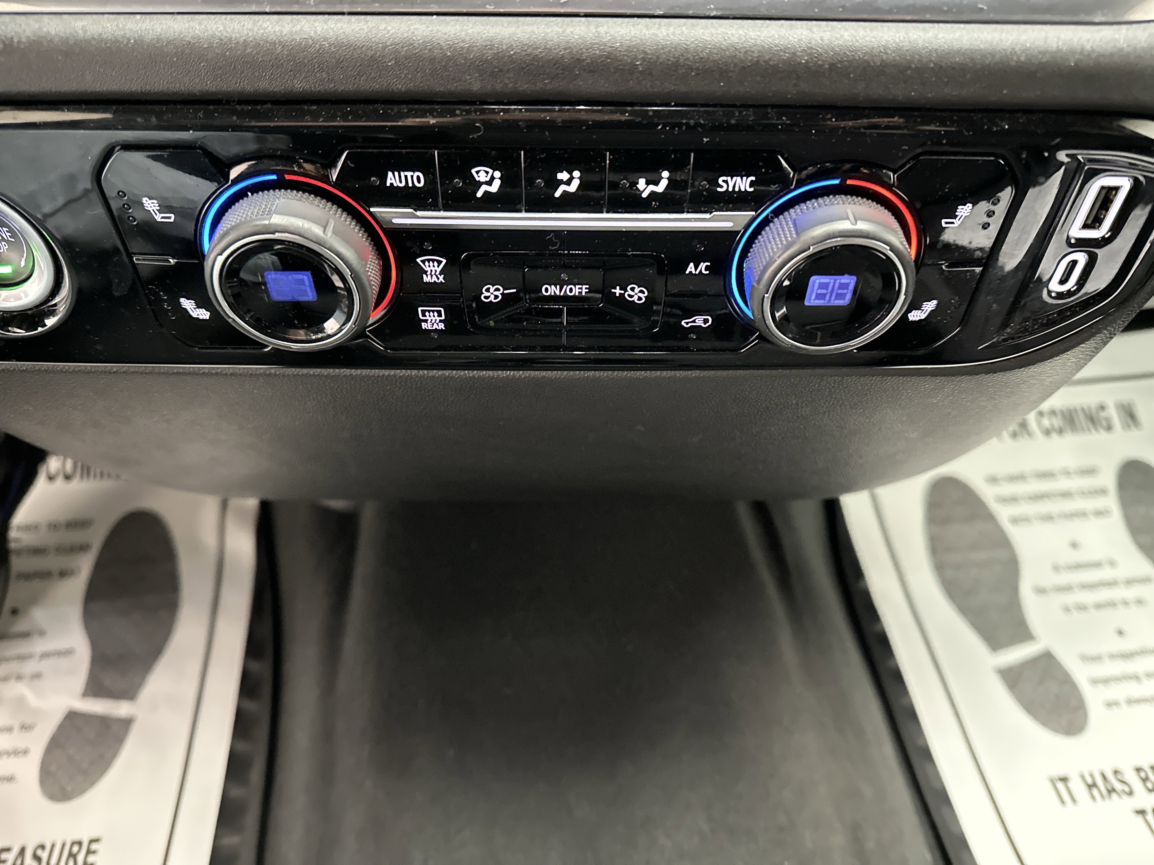 Used 2024 Chevrolet Silverado 1500 LT AWD/4WD image 34