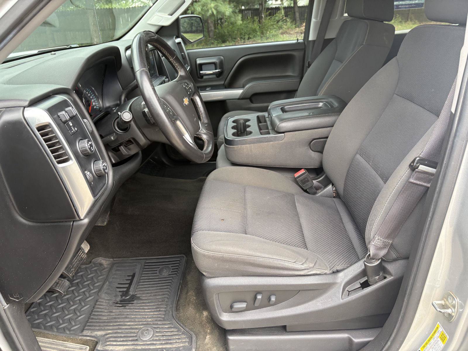 Used 2017 Chevrolet Silverado 1500 LT w/ All Star Edition AWD/4WD image 4