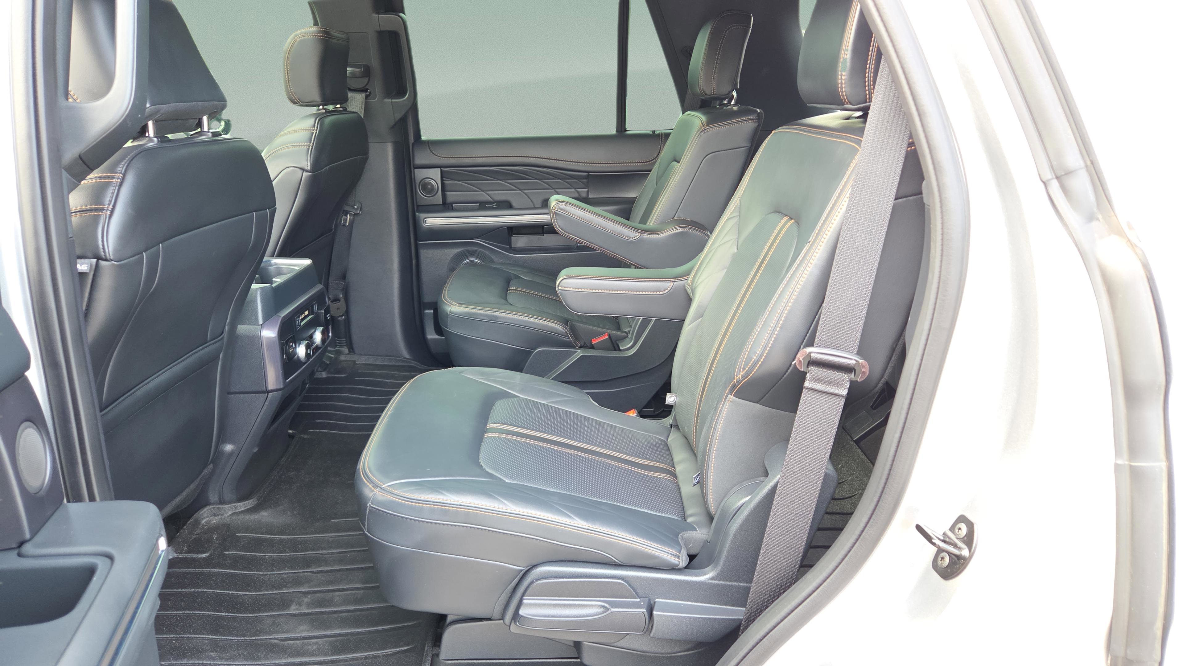 Used 2023 Ford Expedition Platinum RWD image 11
