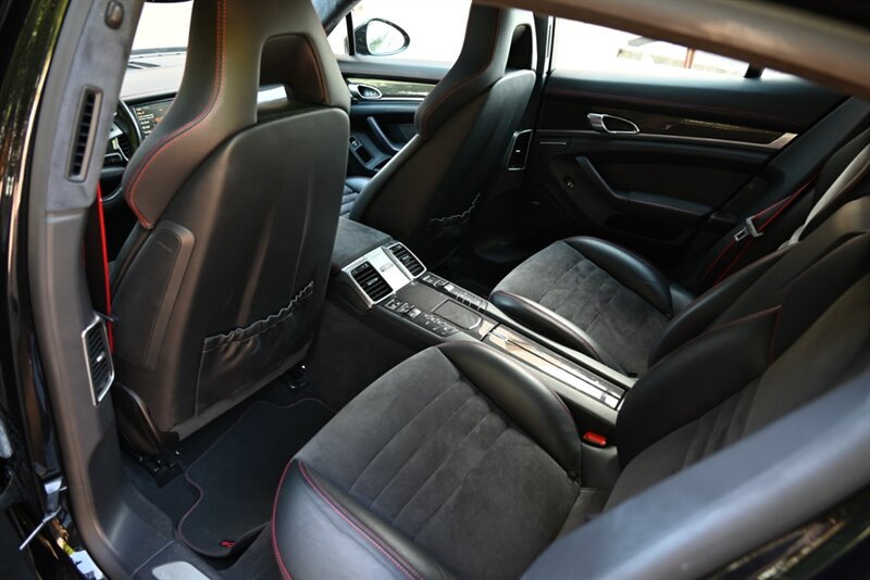 Used 2015 Porsche Panamera GTS AWD/4WD image 31