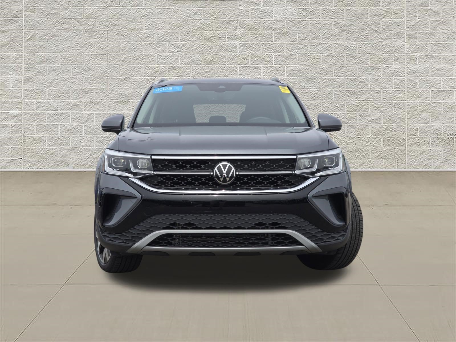 Certified 2023 Volkswagen Taos SEL AWD/4WD image 2