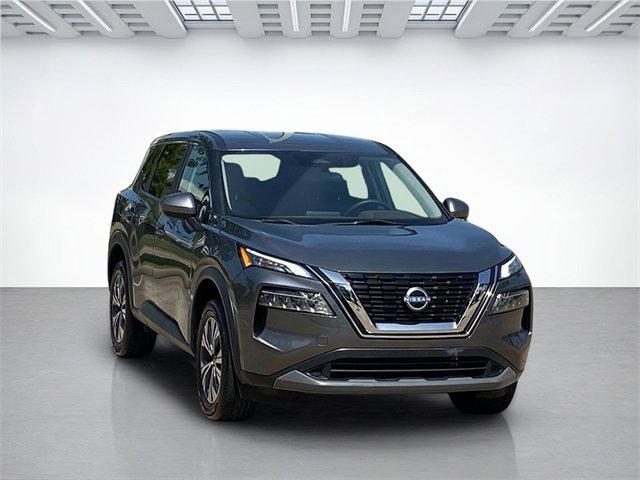 Used 2023 Nissan Rogue SV image 3