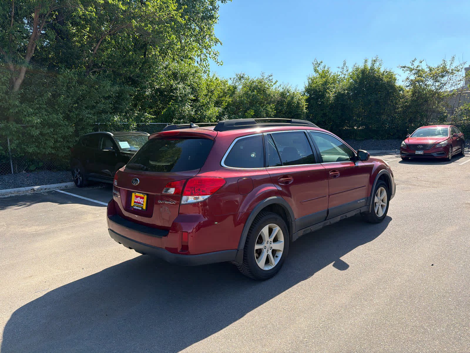 Used 2014 Subaru Outback 2.5i Premium w/ Accessory Value Package (OYZ) AWD/4WD image 2