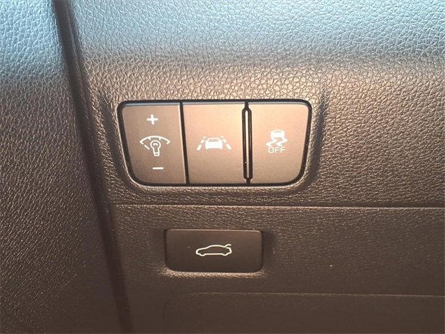 Used 2022 Kia K5 LXS image 21