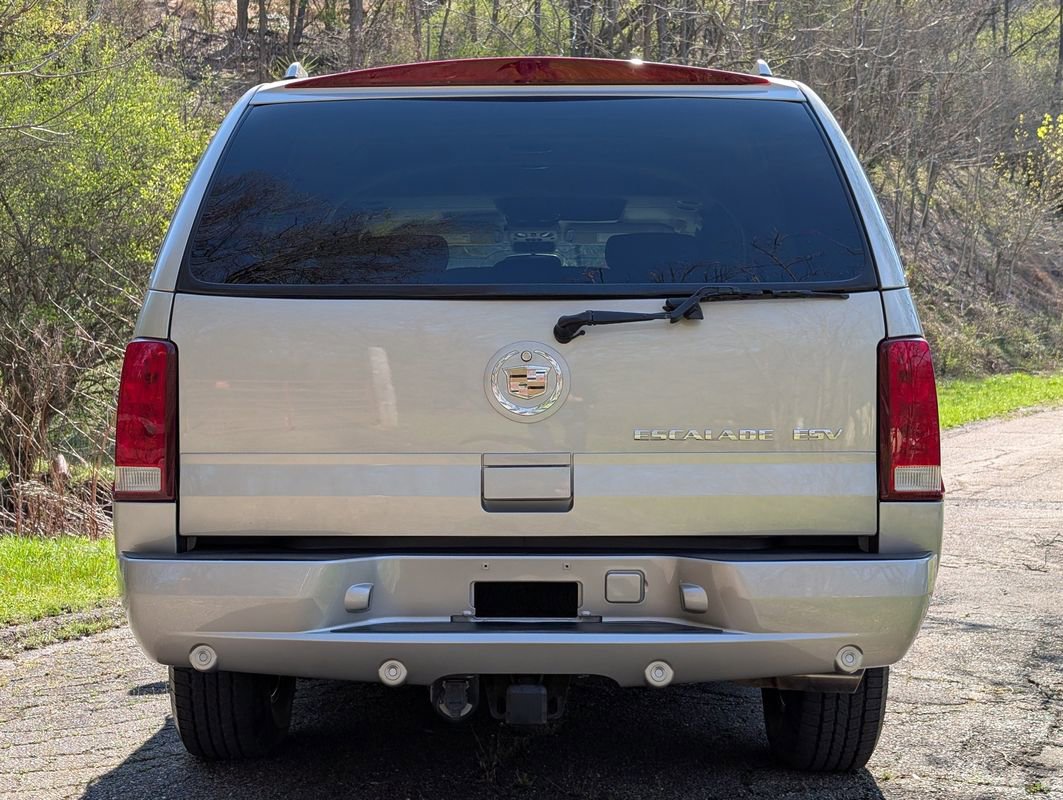 Used 2004 Cadillac Escalade ESV AWD image 23