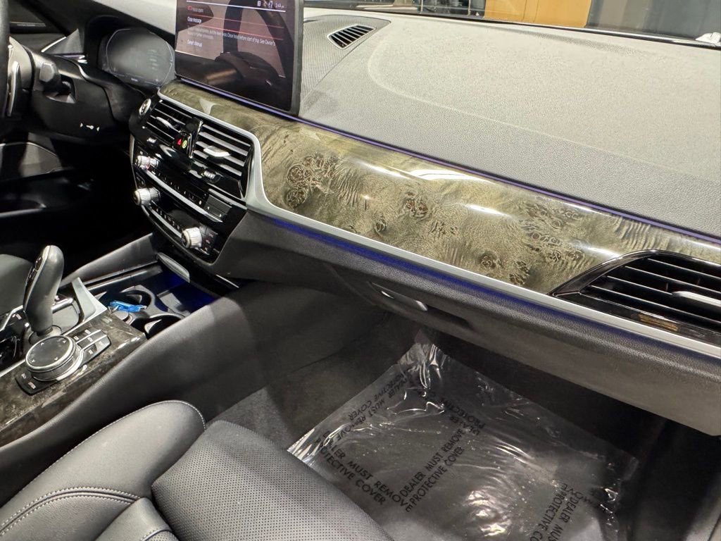Used 2023 BMW 540i xDrive w/ Premium Package image 28