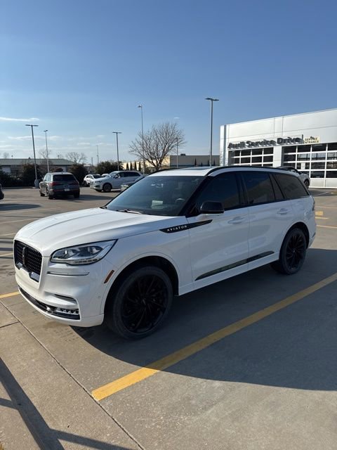 Used 2023 Lincoln Aviator Reserve w/ Equipment Group 201A image 6