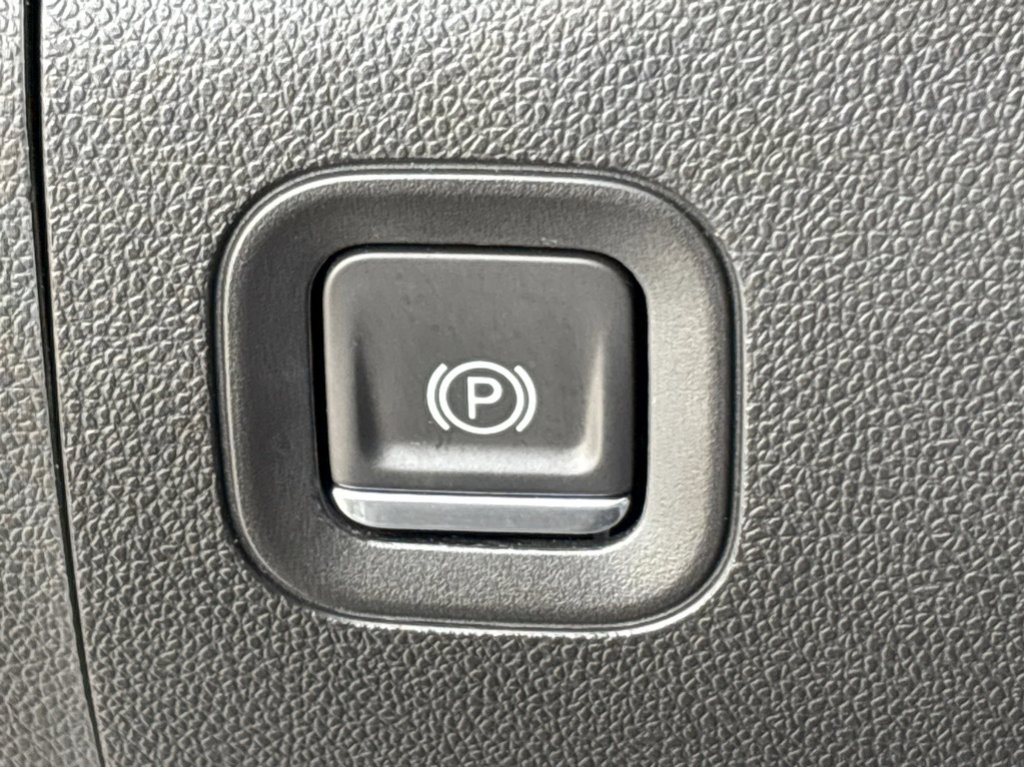 Used 2021 Chevrolet Silverado 1500 Custom image 28