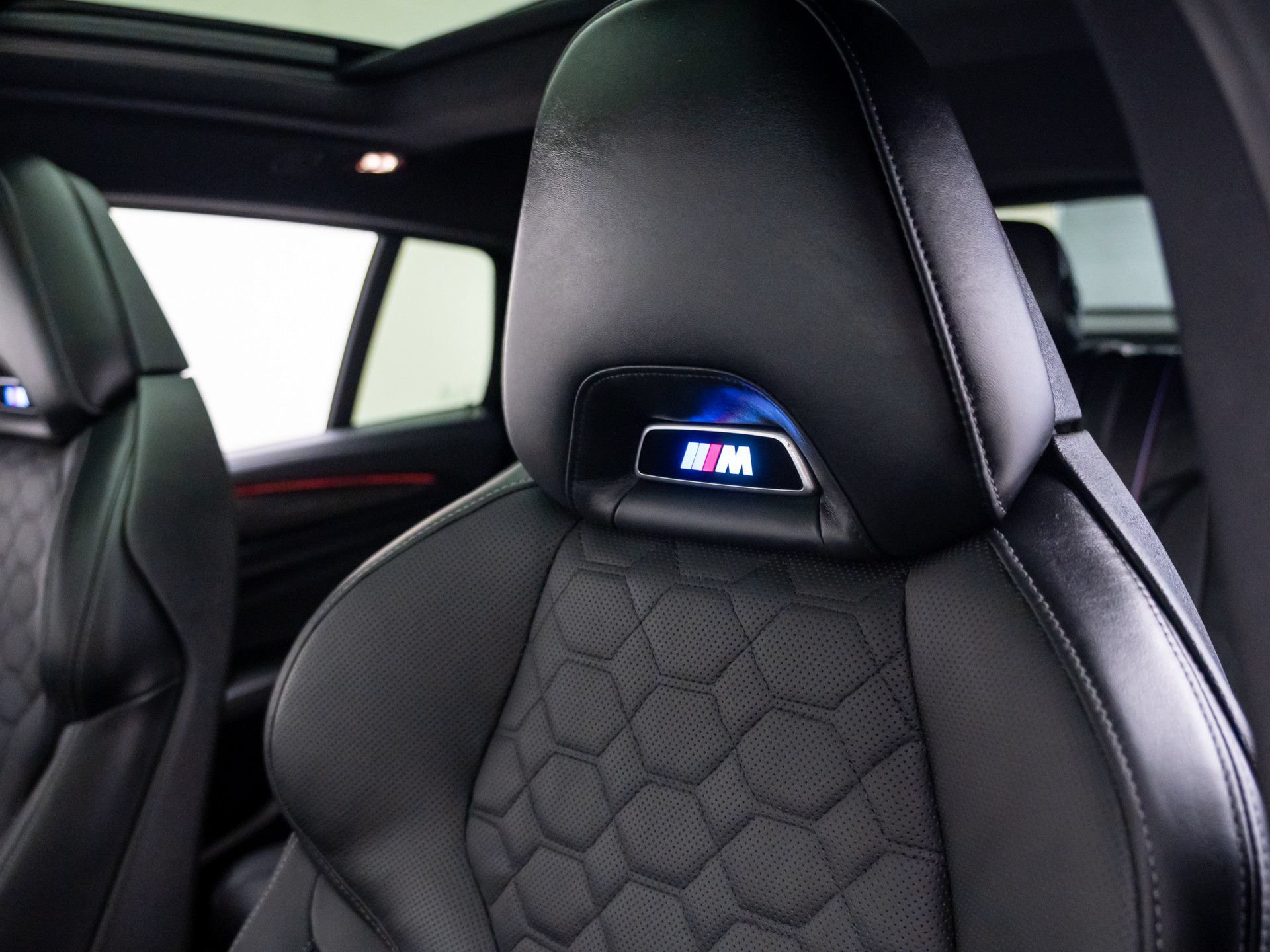 Used 2025 BMW X4 M w/ Competition Package AWD/4WD image 19