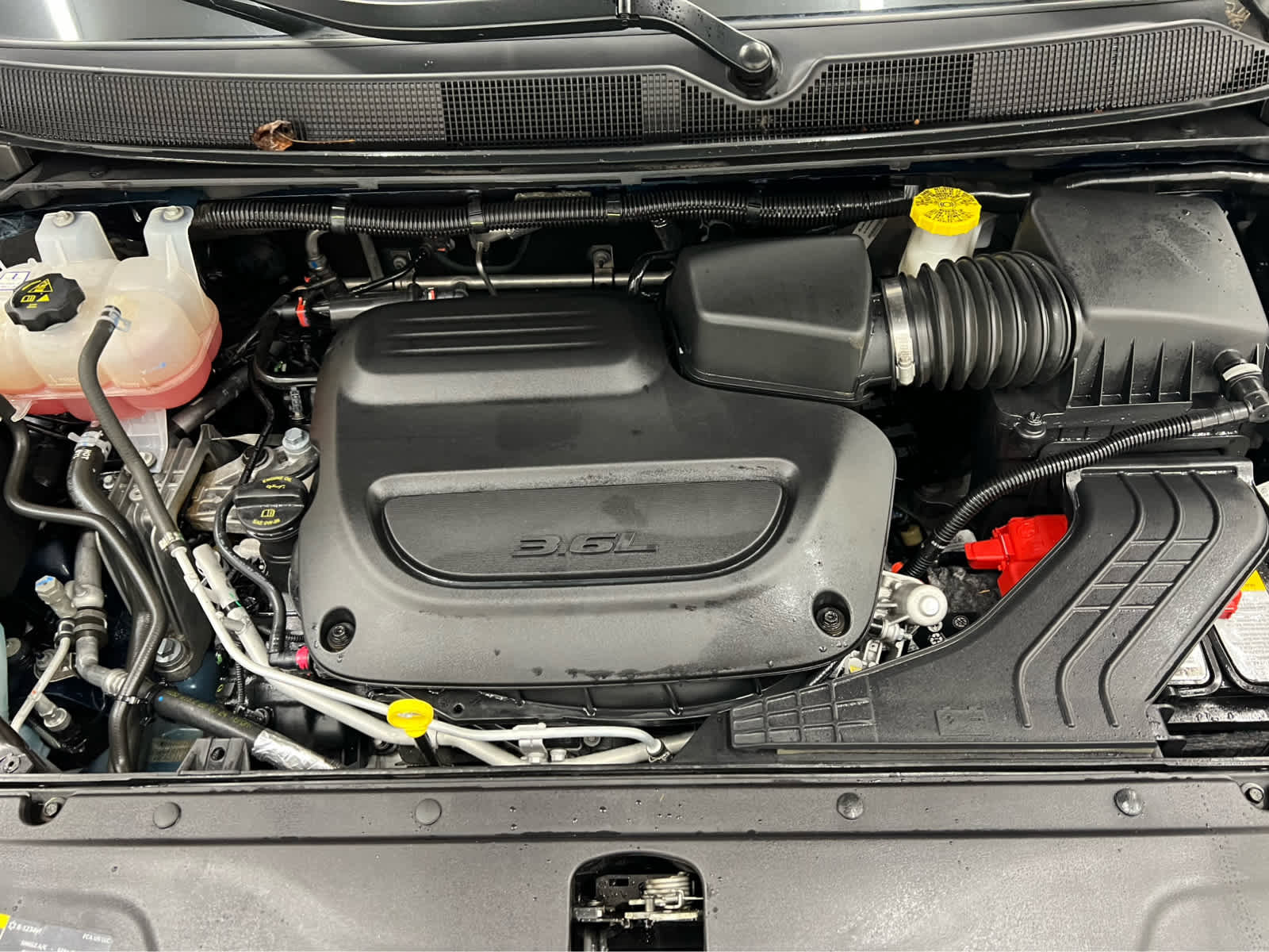 Used 2024 Chrysler Pacifica Touring-L image 10